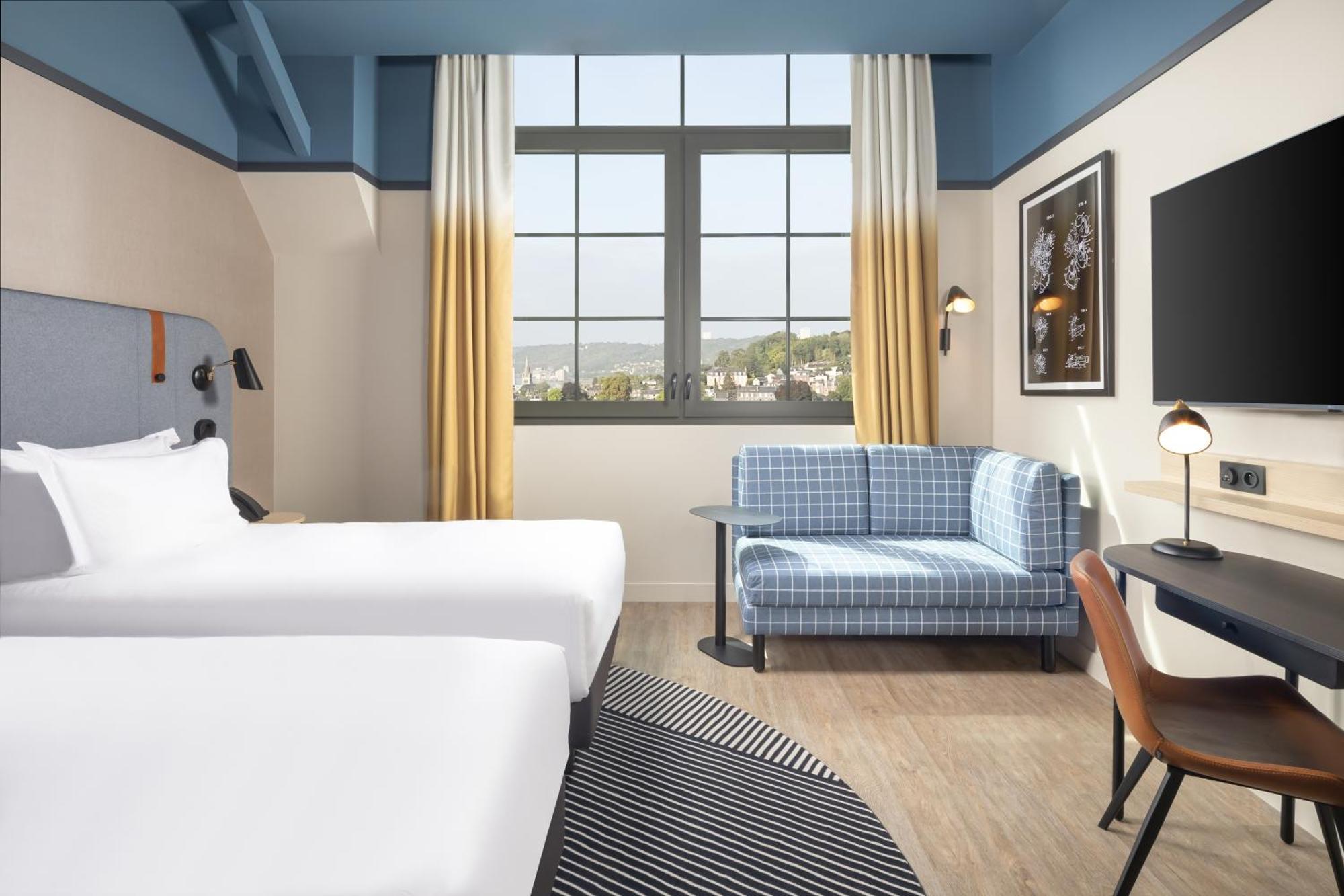 Hyatt Place Hotel 4*
